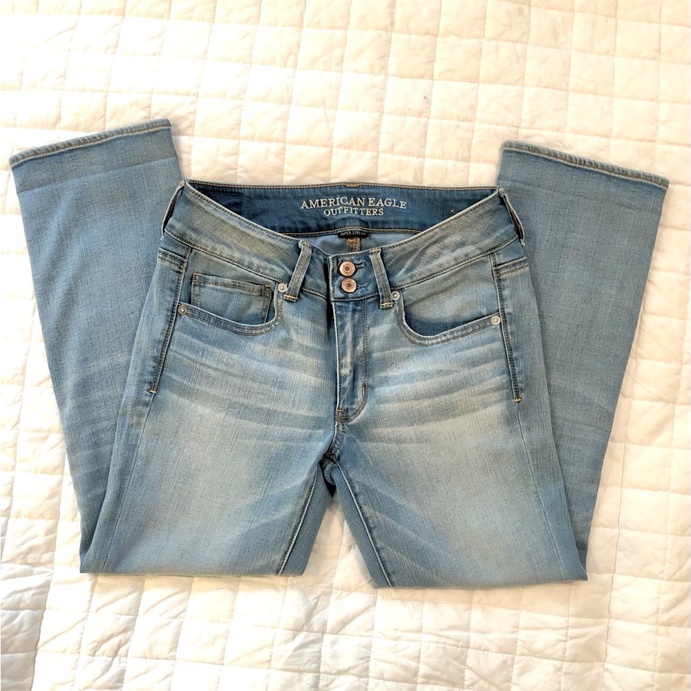 American Eagle Low Rise Crop Size 6 Jean